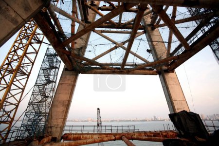 Site de construction de la liaison maritime Bandra Worli sur la mer d'Arabie, Bombay maintenant Mumbai, Maharashtra, Inde