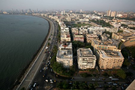 Téléchargez les photos : Vue Aérienne du Collier Marine Drive Queens, Bombay Mumbai, Maharashtra, Inde - en image libre de droit