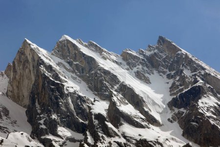Téléchargez les photos : Montagne enneigée Gangotri Uttarakhand Inde Asie - en image libre de droit