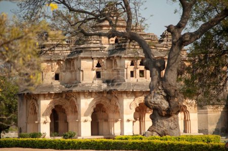 Téléchargez les photos : Lotus mahal, Hampi, Karnataka, Inde - en image libre de droit