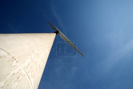 Foto de Molino de viento en Sankeshwar en Karnataka, India - Imagen libre de derechos