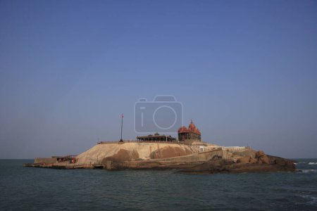 Foto de Monumento a Vivekananda ubicado en Rocky Island, Kanyakumari, Tamil Nadu, India - Imagen libre de derechos