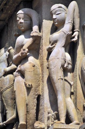 Apsara und nayika kratzen vishvanath Tempel Khajuraho madhya pradesh indien zurück
