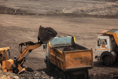 Foto de Minas de carbón a cielo abierto de Mahanadi Coal Fields Limited en Jharsuguda Orissa India - Imagen libre de derechos