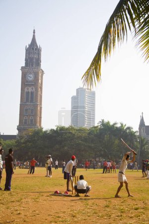 Téléchargez les photos : Aire de jeux ovale Maïdan à Churchgate, Bombay, Mumbai, Maharashtra, Inde 20 _ 12 _ 2009 - en image libre de droit