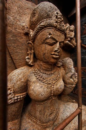 Téléchargez les photos : Statue du patrimoine Bouddha site fouillé, Ratnagiri, Orissa, Inde - en image libre de droit