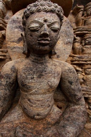 Foto de Estatua en la herencia Buda excavado sitio, Ratnagiri, Orissa, India - Imagen libre de derechos