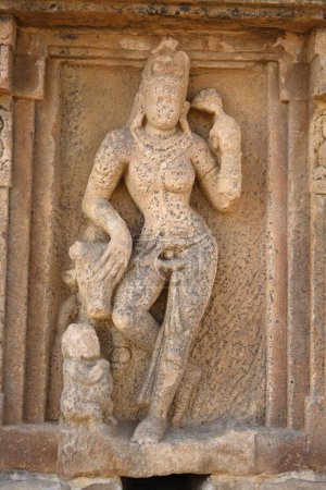 Téléchargez les photos : Ardhanari Nateshvara, Temple Kadasiddeshvara, Pattadakal, site du patrimoine mondial de l'UNESCO, construit en 800 après JC, Bagalkot, Karnataka, Inde - en image libre de droit