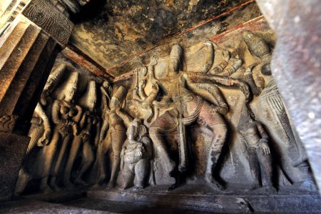 Téléchargez les photos : Brahmanical Cave Temple Ravanaphadi Aihole Karnataka Inde Asie Oct 2010 - en image libre de droit