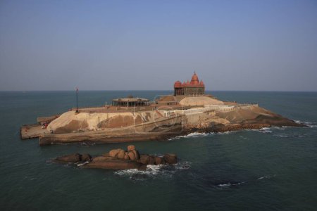 Foto de Monumento a Vivekananda ubicado en Rocky Island, Kanyakumari, Tamil Nadu, India - Imagen libre de derechos