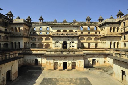 Orchha zentraler Innenhof von raja mahal khajuraho madhya pradesh indien