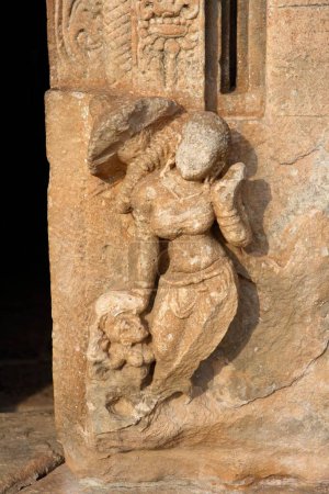 Téléchargez les photos : Déesse de la rivière Ganga, temple Galganatha, Pattadakal, site du patrimoine mondial de l'UNESCO, construit en 800 après JC, Bagalkot, Karnataka, Inde - en image libre de droit