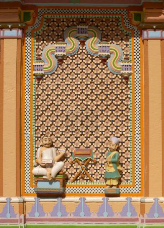 Dekoratives Fenster des Jain-Tempels von Jhakhuau, Jhakhau, Kutch, Gujarat, Indien