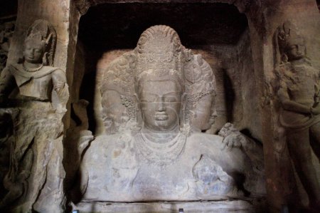 Shiva shakti mahadeva de grottes d'éléphants, grottes d'éléphants, site du patrimoine mondial, Bombay Mumbai, Maharashtra, Inde
