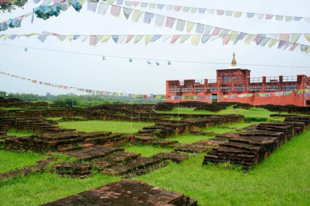 Téléchargez les photos : Lieu de naissance du Bouddha Gautama à Lumbini, Népal Patrimoine mondial de l'Unesco - en image libre de droit
