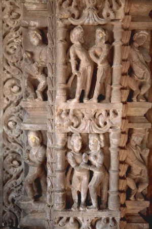 Téléchargez les photos : Temple construit par Maharani Nohala épouse du roi Yuvraj dev de Kalchuri sur la route Damoh Jabalpur, village Nohata, district de Byarama, Madhya Pradesh, Inde - en image libre de droit