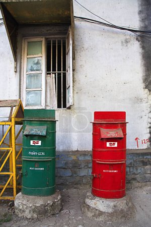 Téléchargez les photos : Boîtes aux lettres, Bombay Mumbai, Maharashtra, Inde - en image libre de droit