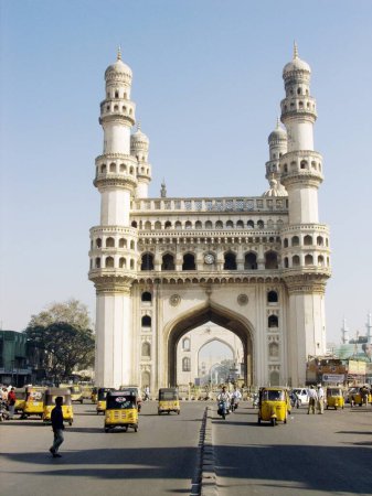 Téléchargez les photos : Monument de Charminar, Hyderabad, Andhra Pradesh, Inde - en image libre de droit
