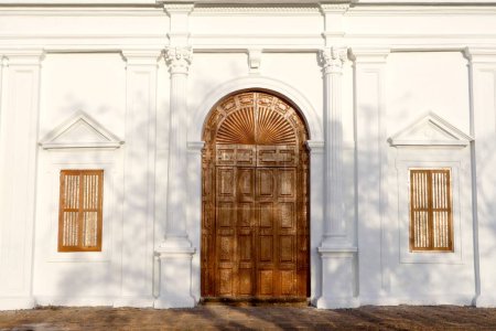 Téléchargez les photos : Porte d'entrée principale, église Notre-Dame du Mont construite en 1510 après JC, site du patrimoine mondial de l'UNESCO, Old Goa, Velha Goa, Inde - en image libre de droit