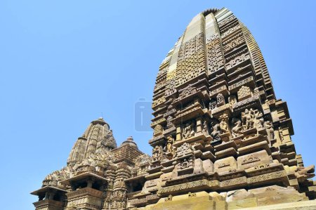 Foto de Khajuraho lakshmana templo plinto madhya pradesh india - Imagen libre de derechos