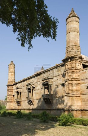 Foto de Champaner Pavagadh construido en el siglo XV por el gobernante Mahmud Begda; complejo Jami Masjid; Parque arqueológico; Champaner; Gujarat; India; Asia - Imagen libre de derechos