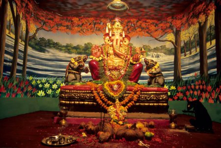 Foto de Ídolo de lord ganesh (dios con cabeza de elefante), Ganesh ganpati Festival, dadar, mumbai bombay, maharashtra, india - Imagen libre de derechos