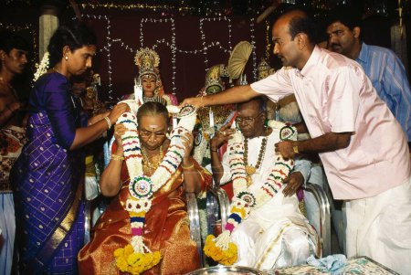 Téléchargez les photos : Mariage de 90 ans mahaabhishekam dans la famille nattukottai chettiar nagarathar, Tamil nadu, Inde - en image libre de droit
