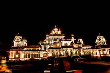 Téléchargez les photos : Illumination nocturne, Albert Hall Museum, Jaipur, Rajasthan, Inde, Asie - en image libre de droit