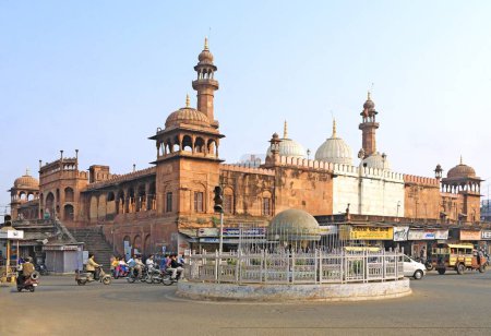 Foto de La mezquita Moti Masjid también conocida como la mezquita Pearl construida en 1860 por Sikander Jehan, Bhopal, Madhya Pradesh, India - Imagen libre de derechos