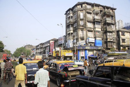 Téléchargez les photos : Scène sur Maulana Shaukatali road, Grant road, Bombay now Mumbai, Maharashtra, Inde - en image libre de droit