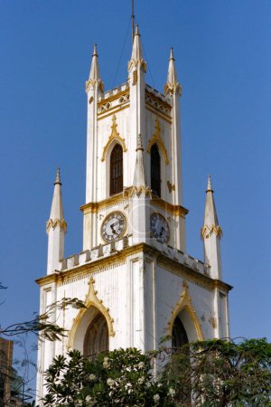 Téléchargez les photos : Tour de l'horloge de la cathédrale ST Thomas ; Bombay maintenant Mumbai ; Maharashtra ; Inde - en image libre de droit