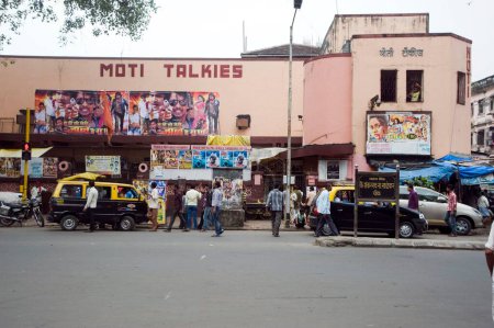 Foto de Bombay Old Moti Talkies Grant Road Mumbai Maharashtra India Asia - Imagen libre de derechos