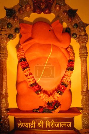 Replik des Idols von shree girijatmaja von lenyadri einer von ashtvinayak Lord ganesh für ganpati Festival in Pune, Maharashtra, Indien