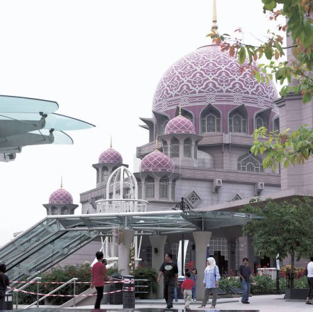 Foto de Mezquita Putrajaya malasia, vista diurna - Imagen libre de derechos