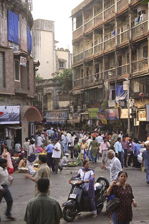 Téléchargez les photos : Scène de rue ; Grant road ; Bombay now Mumbai ; Maharashtra ; Inde - en image libre de droit
