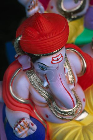 Téléchargez les photos : Idole de seigneur ganesh (dieu tête d'éléphant) ; Ganesh ganpati Festival ; pune ; maharashtra ; Inde - en image libre de droit