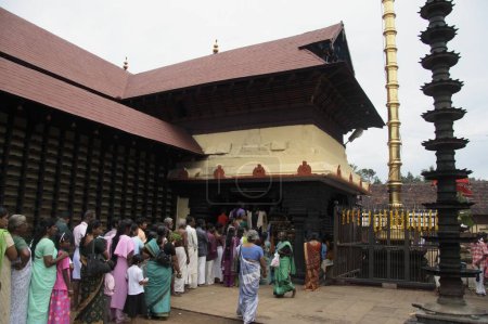 Téléchargez les photos : Temple de Parthasarthy, Aranmula, Kerala, Inde - en image libre de droit