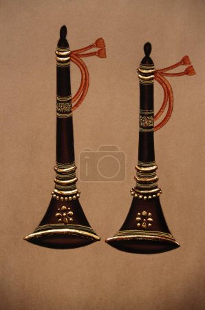 Téléchargez les photos : Peinture miniature sur papier Instrument de musique classique indien Shehnai - en image libre de droit