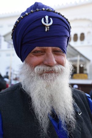 old Sikh man Takht Sri Darbar Keshgarh Sahib, Punjab, India, Asia MR#713