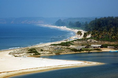 Meeresküste, Luftaufnahme der Küste von Velagar Shiroda, Blick vom Yashawantgadh, Redi, Dist Sindhudurga, Maharashtra, Indien 