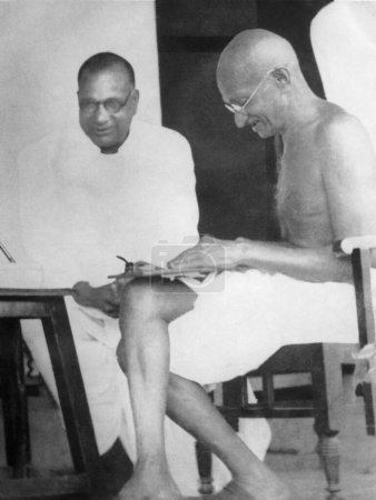 Foto de Jamnalal Bajaj en Sevagram Ashram, 1940, India - Imagen libre de derechos