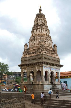 Téléchargez les photos : Temple Shiva à Pandharpur, district Solapur, Maharashtra, Inde - en image libre de droit