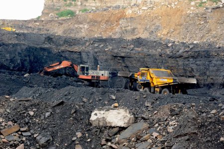 Téléchargez les photos : Mine de charbon dans le Jharkhand Inde - en image libre de droit
