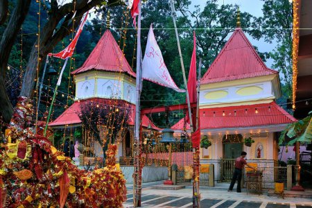 Foto de Templo de Naina devi, Nainital, Uttaranchal Uttarakhand, India - Imagen libre de derechos