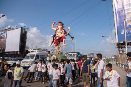 Téléchargez les photos : Cortège d'idoles Ganpati, festival Ganesha, Mumbai, Maharashtra, Inde, Asie - en image libre de droit