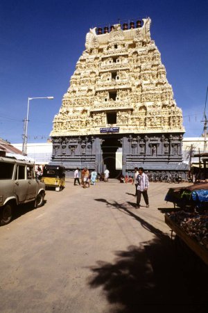 Foto de Torre Rajagopuram en Kamakshi Templo de Ammán, Kanchipuram, Tamil Nadu, India - Imagen libre de derechos
