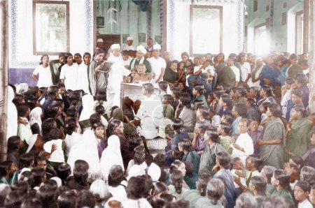 Foto de Mahatma Gandhi en la reunión de mujeres, Madras, Tamil Nadu, India, Asia, septiembre de 1921 - Imagen libre de derechos
