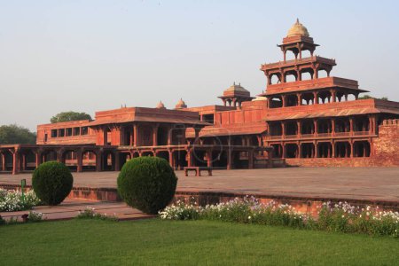 Téléchargez les photos : Panch Mahal à Fatehpur Sikri construit au cours de la seconde moitié du XVIe siècle en grès rouge ; capitale de l'empire moghol ; Agra ; Uttar Pradesh ; Inde Patrimoine mondial de l'UNESCO - en image libre de droit