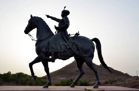 Statue en métal de Rao Jodha sur Jaswant Thada Hill Jodhpur Rajasthan Inde Asie