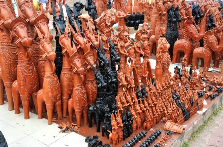Téléchargez les photos : Statue d'art en terre cuite, kolkata, bengale occidental, Inde, Asie - en image libre de droit